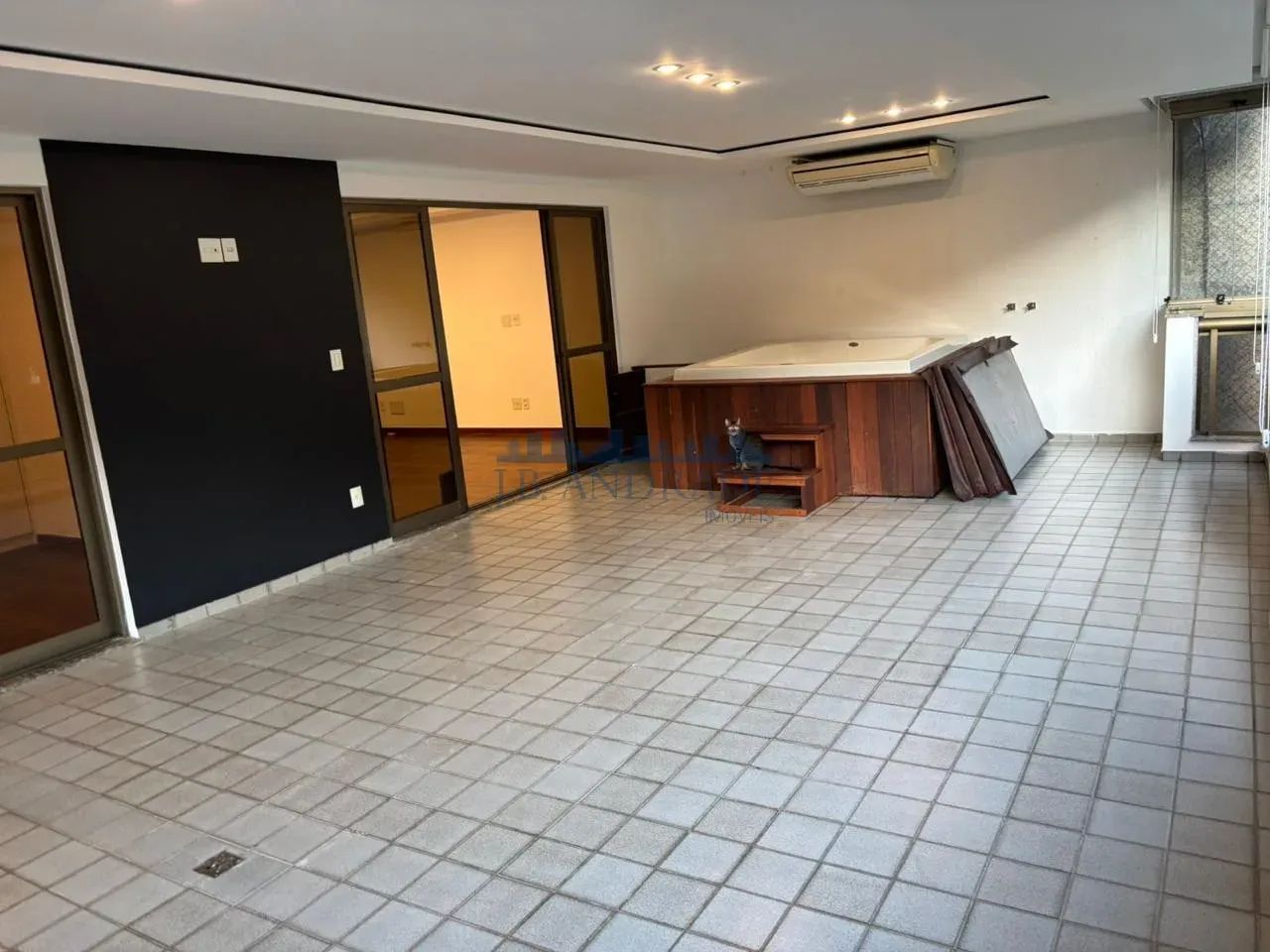 Jardim Oceânico  157 m² | 3 Quartos (1 Suíte) | Varanda com Jacuzzi e Churrasqueira | 2 Va - Foto 4