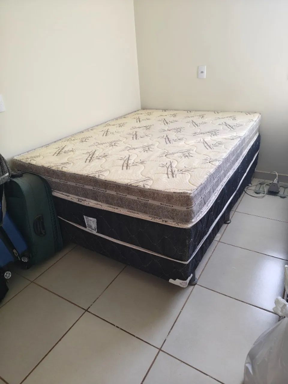 Cama e colchão 