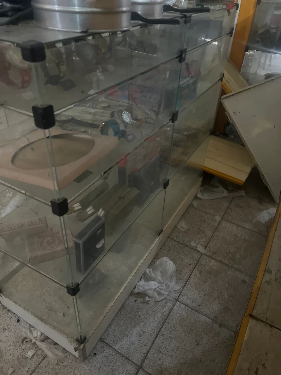 Balcão modulado com 1 porta de proteção  - Foto 2