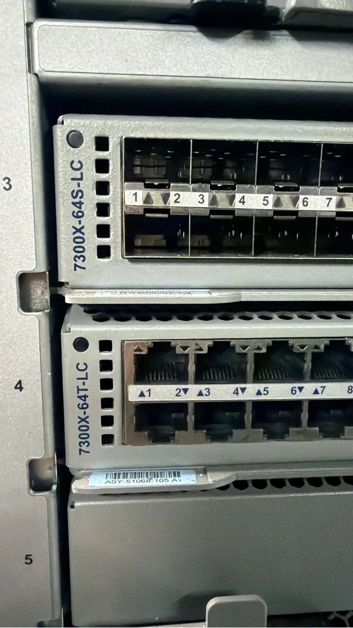 Switch Chassi Arista DCS 7304  - Foto 2