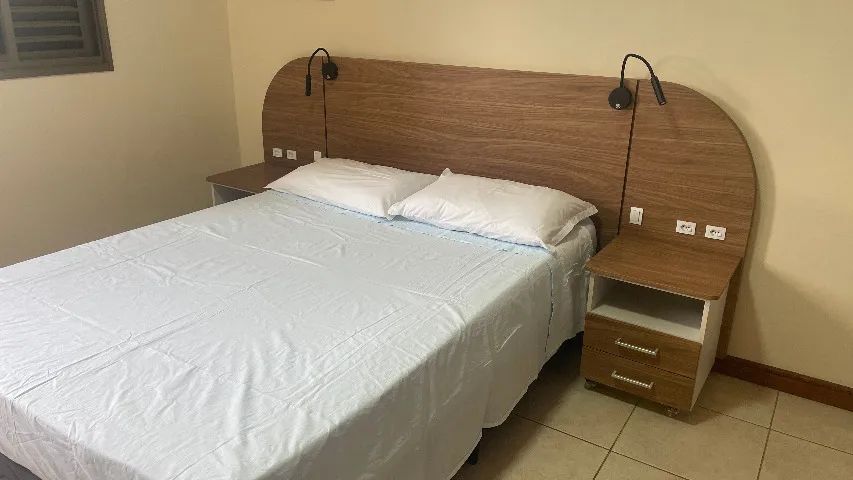 Conjunto Cabeceira e 2 Mesinhas laterais - NOVOS - Foto 2
