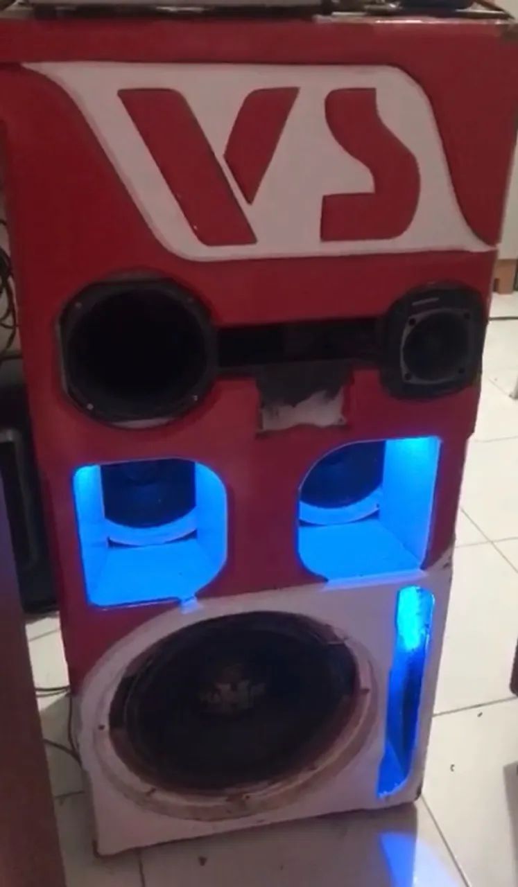 VENDO UMA CAIXA DE SOM COMPLETA 