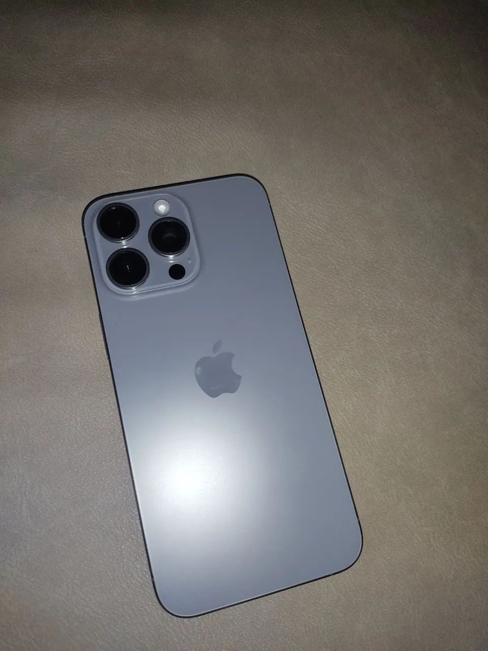Vendo um celular Hiphone 15 pró Max 