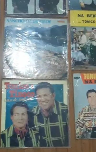 Discos de Vinil Tonico e Tinoco 31 exemplares - Foto 4