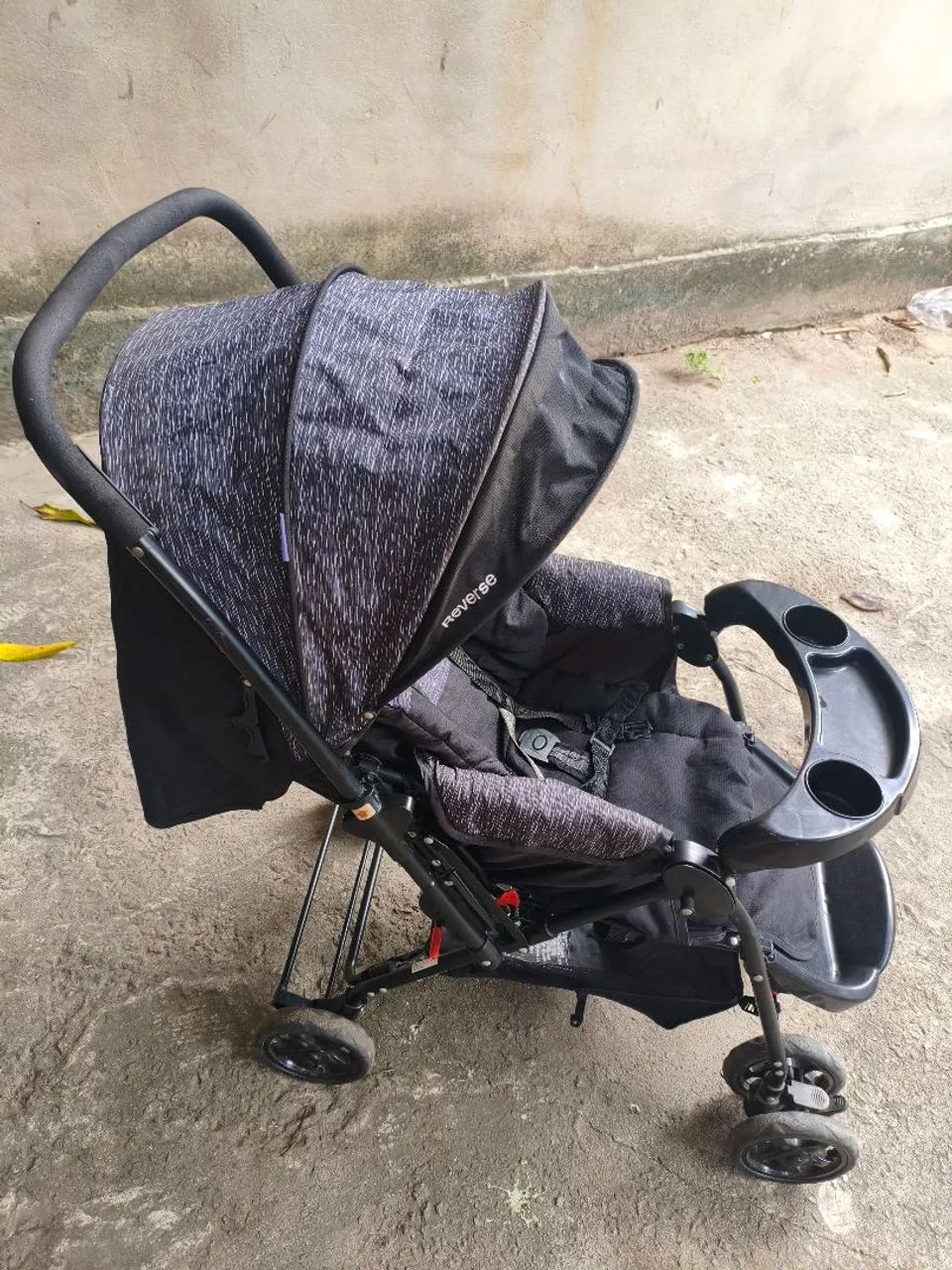  *Vendo carrinho de bebê Cosco - Foto 2