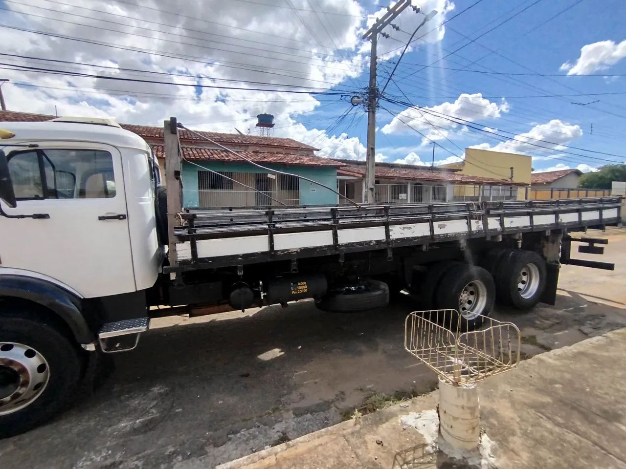 MB 1513 FREIO A AR NOS 3 EIXOS - Caminhões - Setor Urias Magalhães
