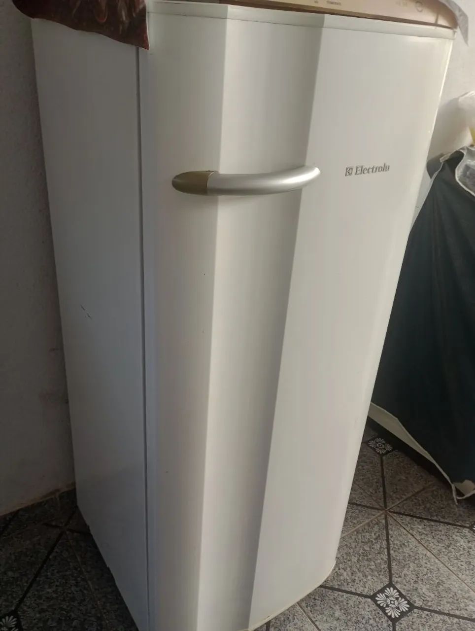 Vendo uma geladeira  Eletrolux degelo seminovos 