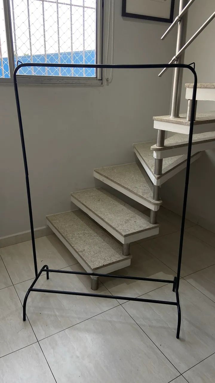 Arara de Roupas
