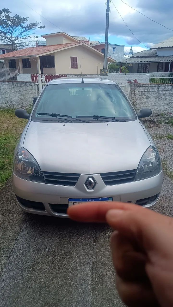 Renault Clio Hi-flex 1.0 16V 5P 2011
