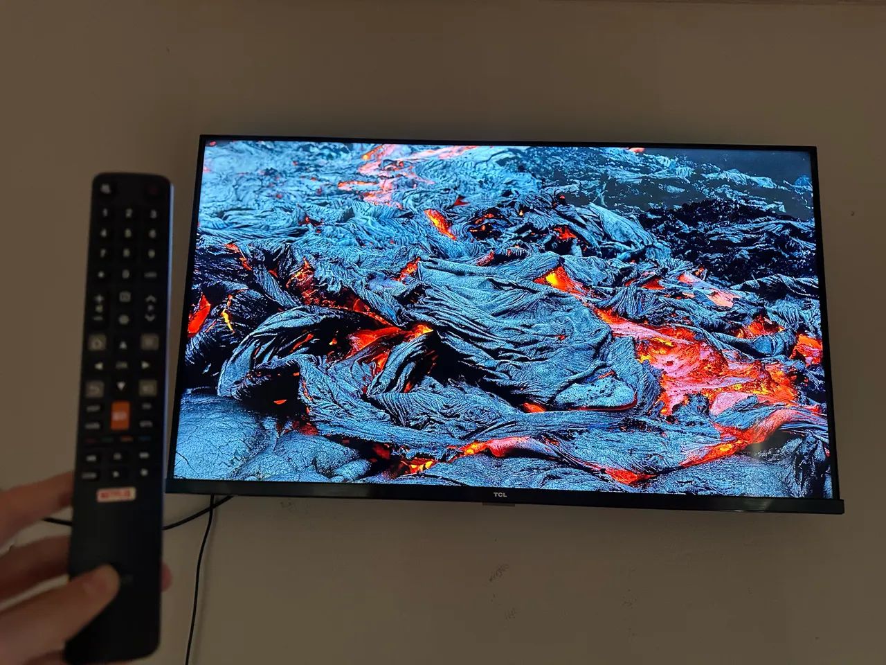 Smart TV TCL 40" Full HD Android TV - Excelente Estado - Completa  - Foto 3