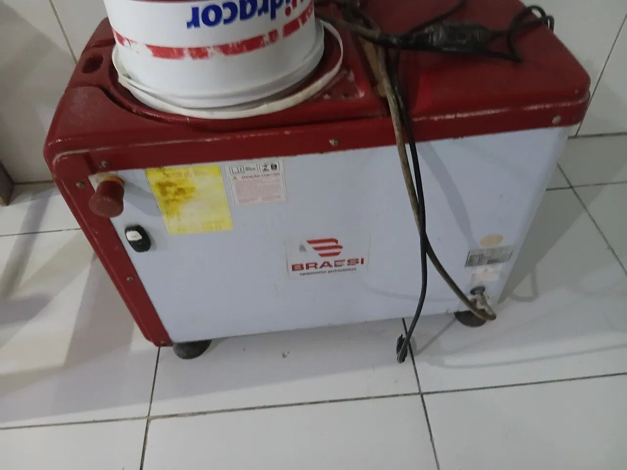 Vendo batedeira de Massa
