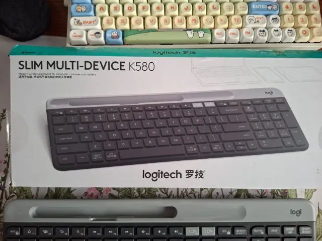 Teclado  Logitech K580 - Foto 4