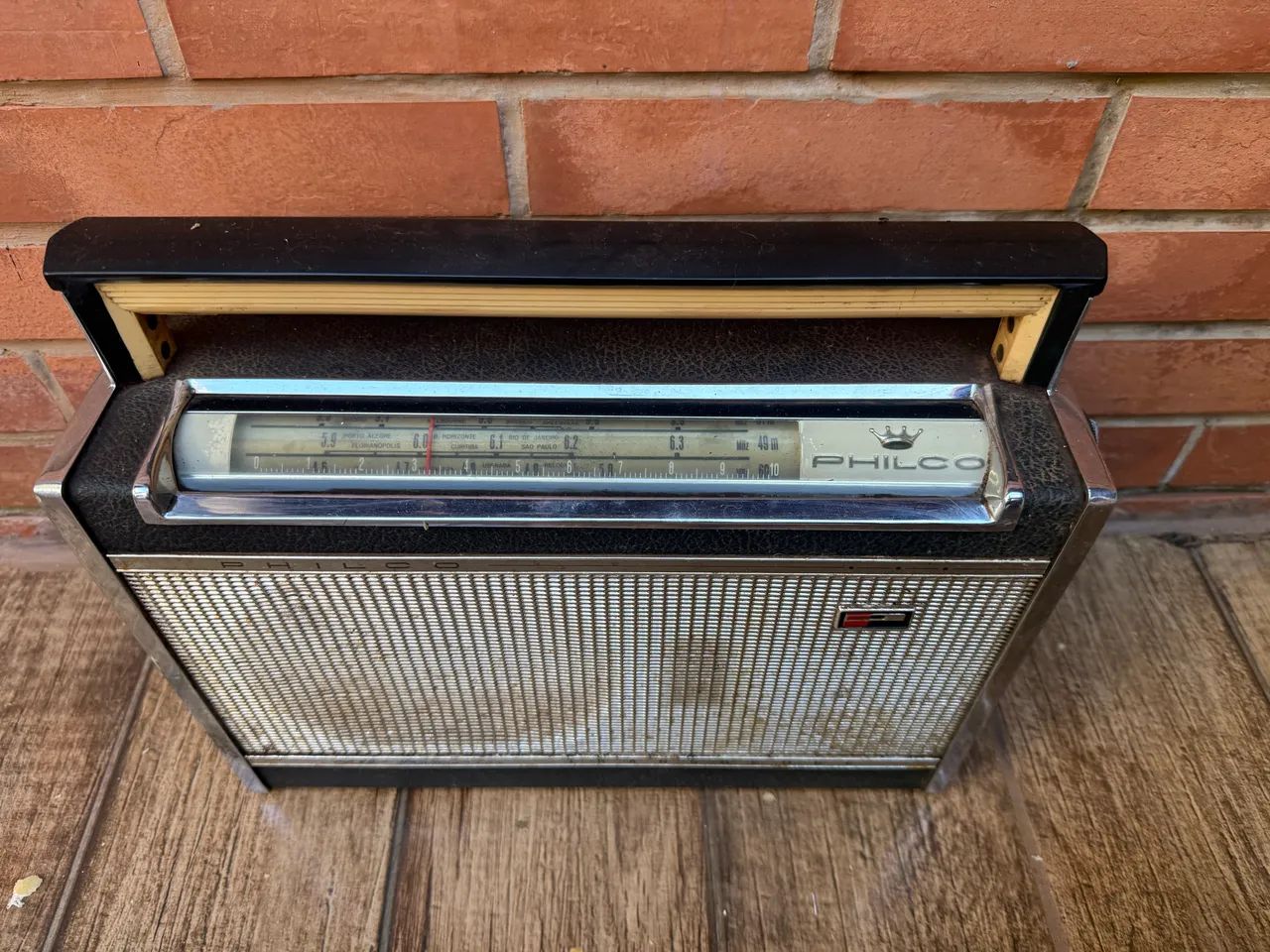 Rádio Philco antigo 