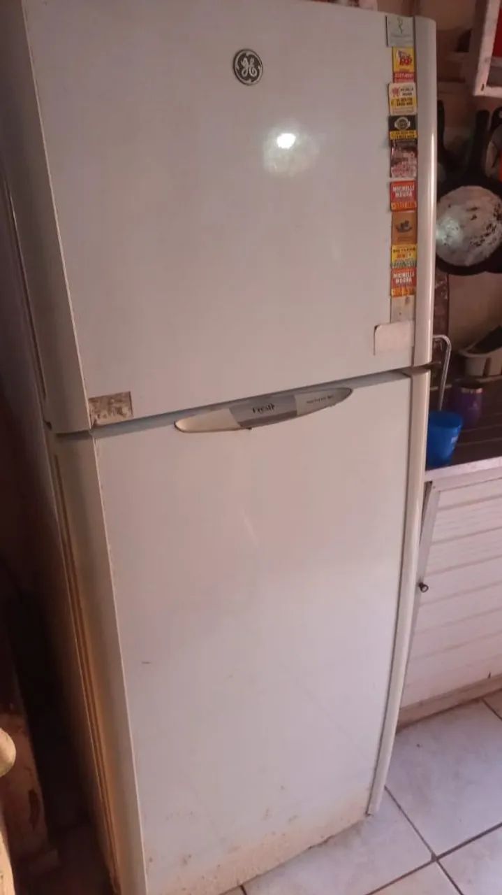 Vendo geladeira 
