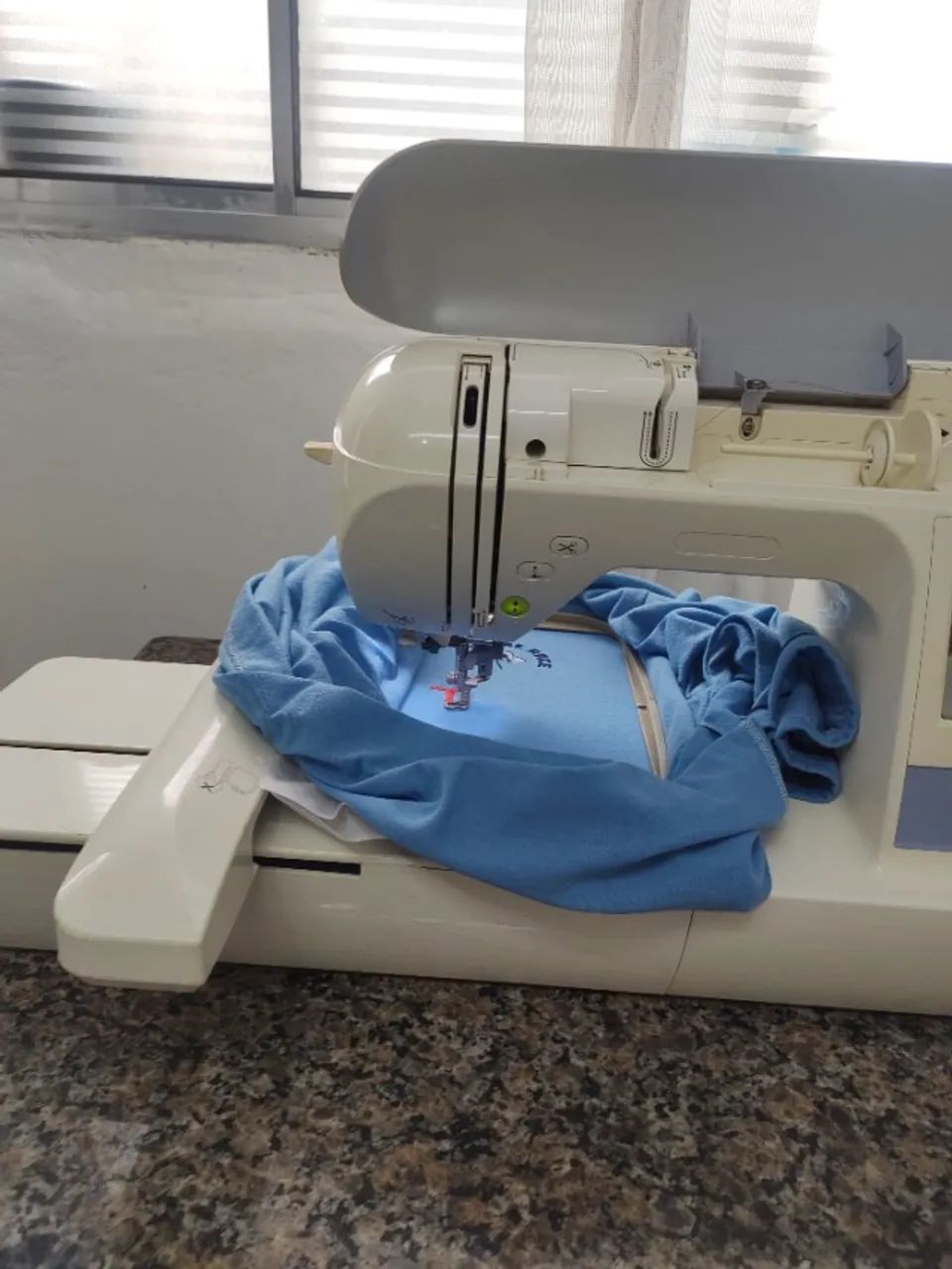 Máquina de Bordar Eletrônica Brother PE-770 Completa - Foto 4