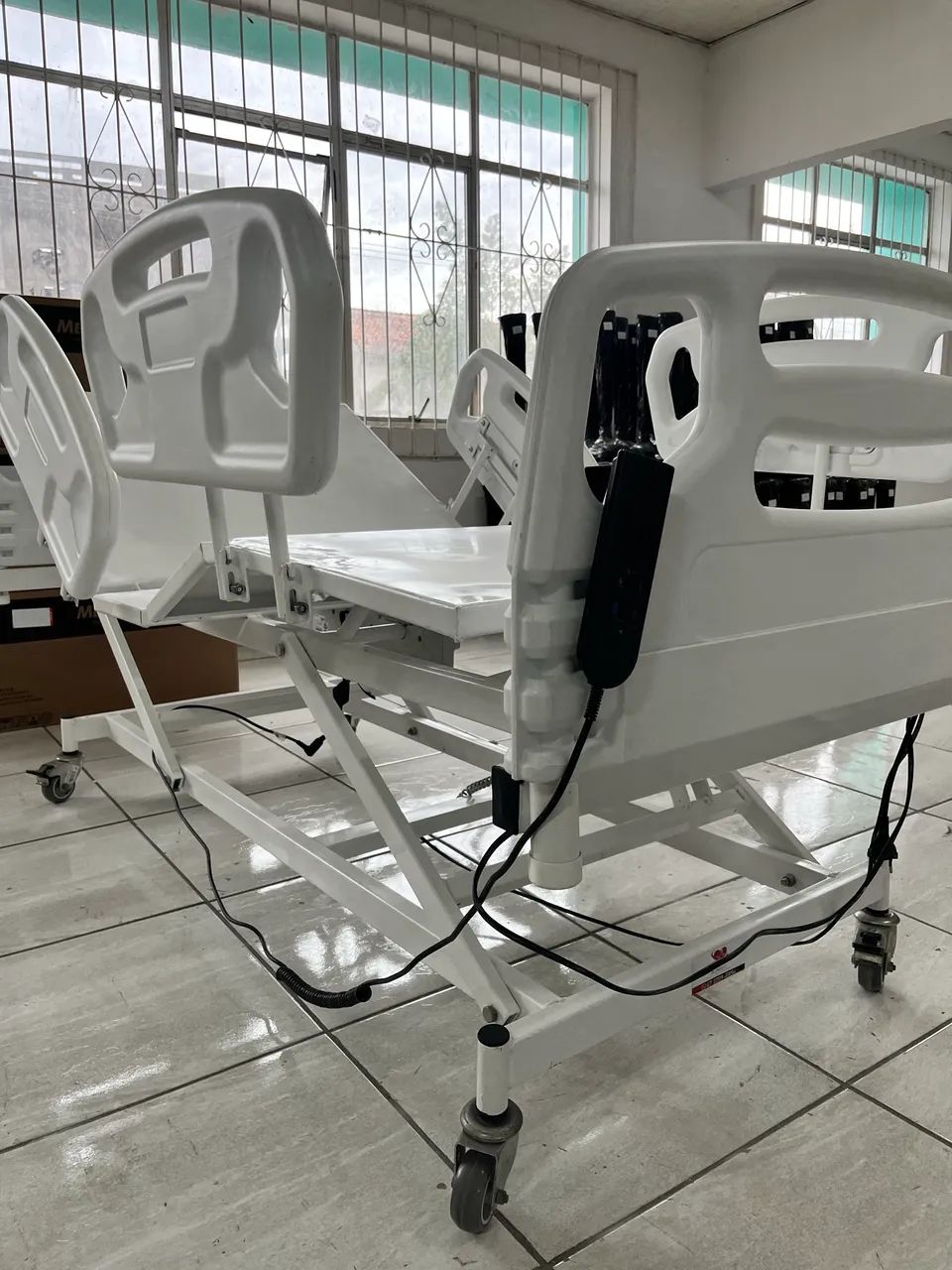 Cama hospitalar  Luxo motorizada  - Foto 2