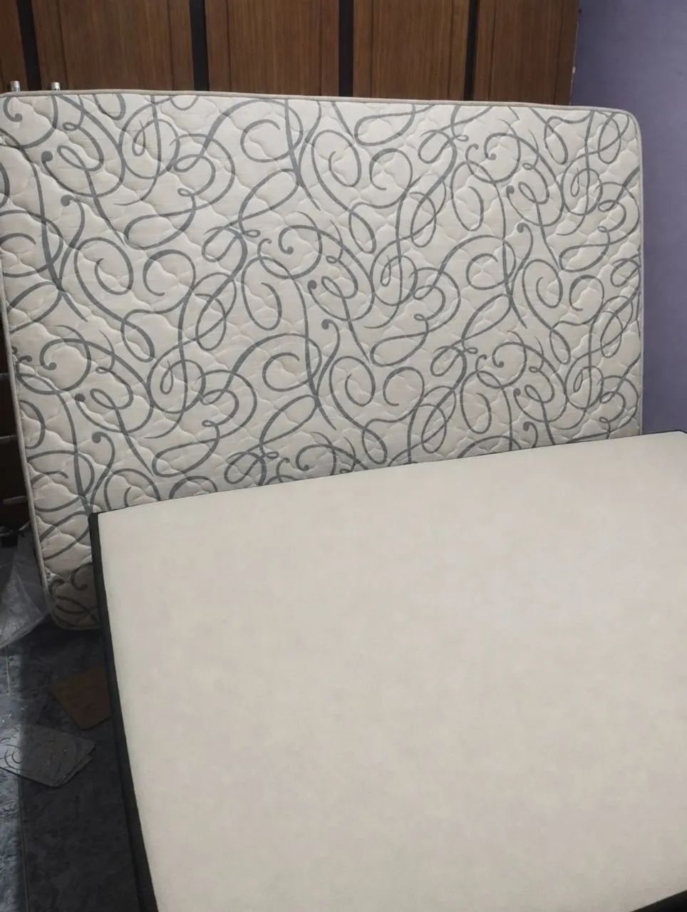 Base de cana de casal com colchão e cabeceira 
