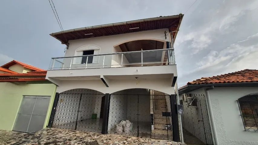 Aluga-se Casa com 3 dormitórios (1 Suite), próximo da praça Estrela em Castanhal 