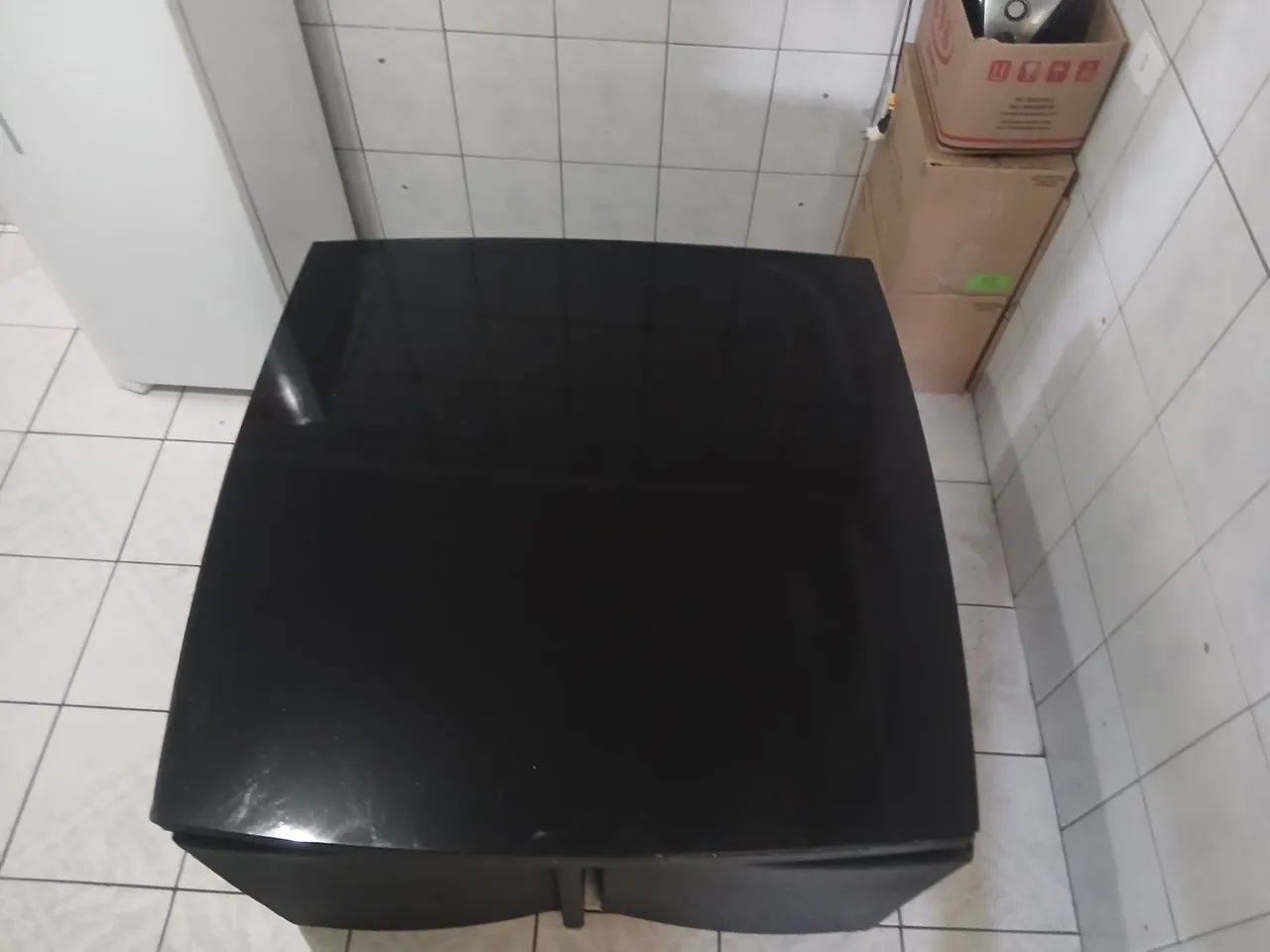 Mesa com 4 cadeiras embutidas  - Foto 2