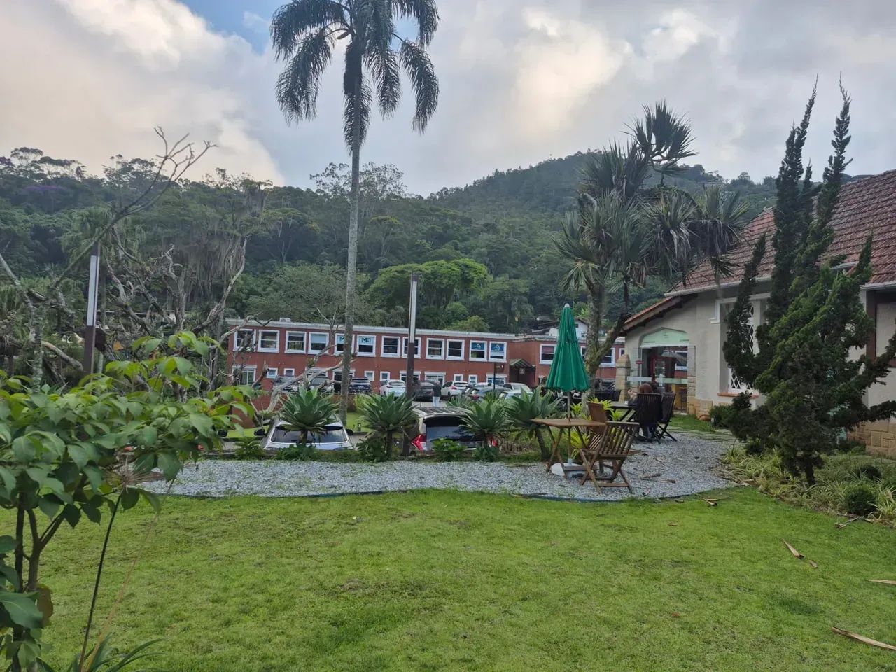 SALA PARA LOCAÇÃO COM 33M2 1 BANHEIRO E 1 VAGA  PETRÓPOLIS RJ