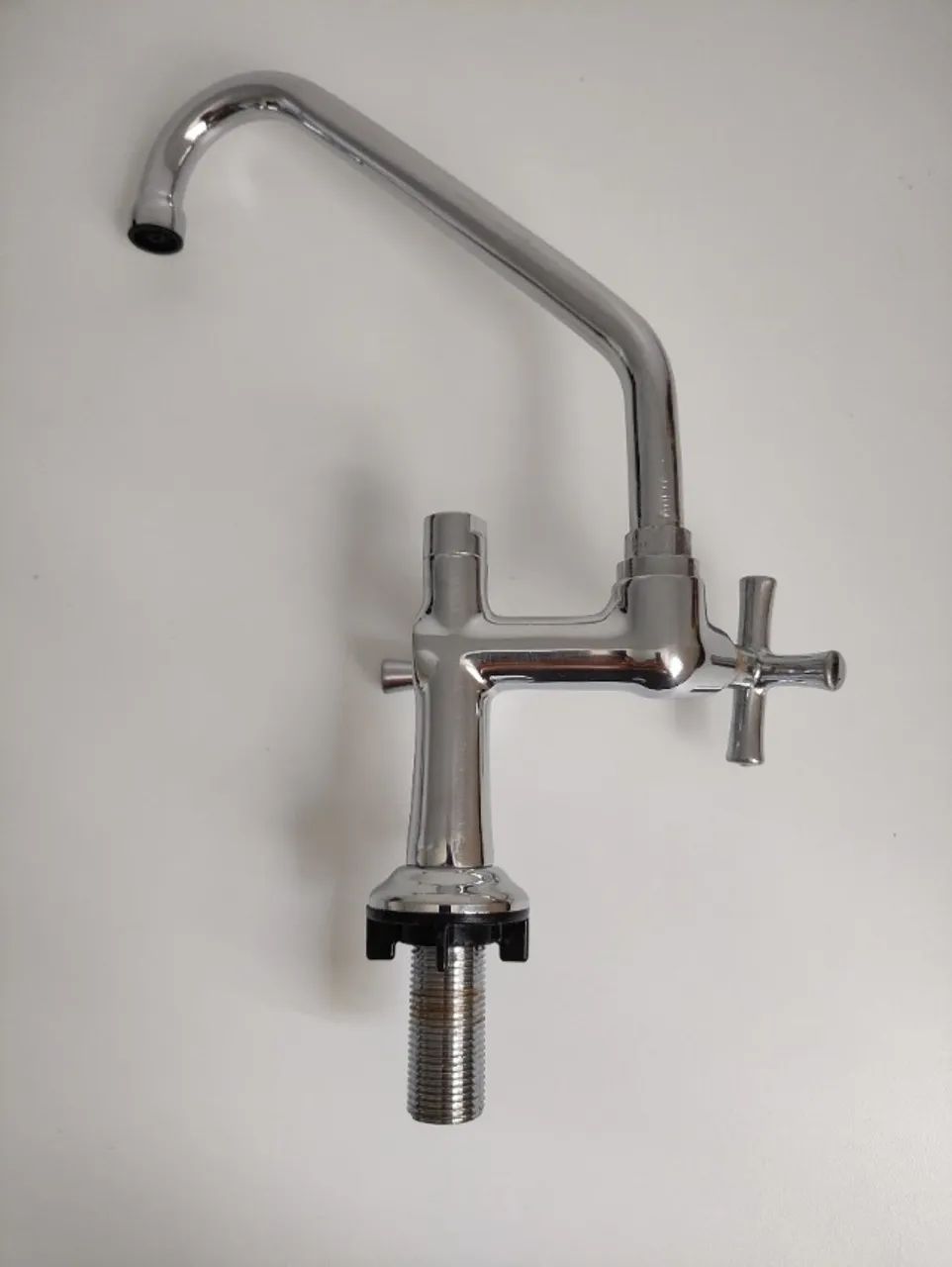 Torneira de Bancada C/ Filtro Inox - Deca - R$ 170,00