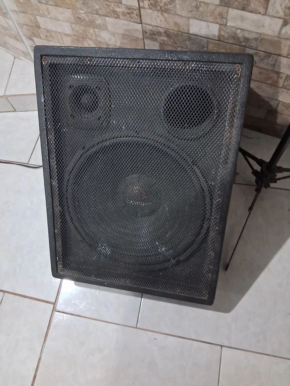 Vendo uma igreja completa com toda parelhagem cadeira pubitos microfones 