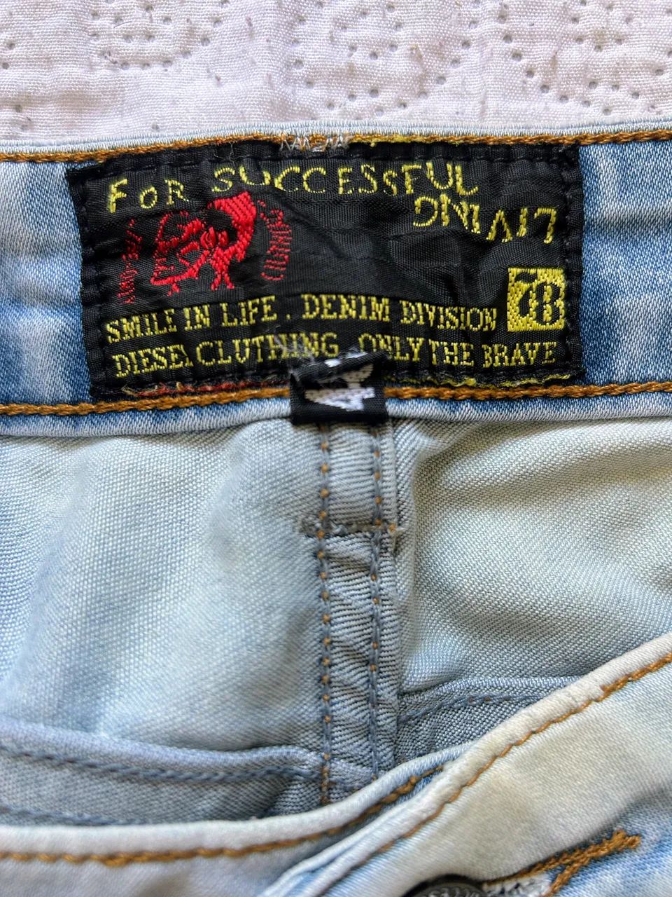 Calça jeans DIESEL - Foto 2