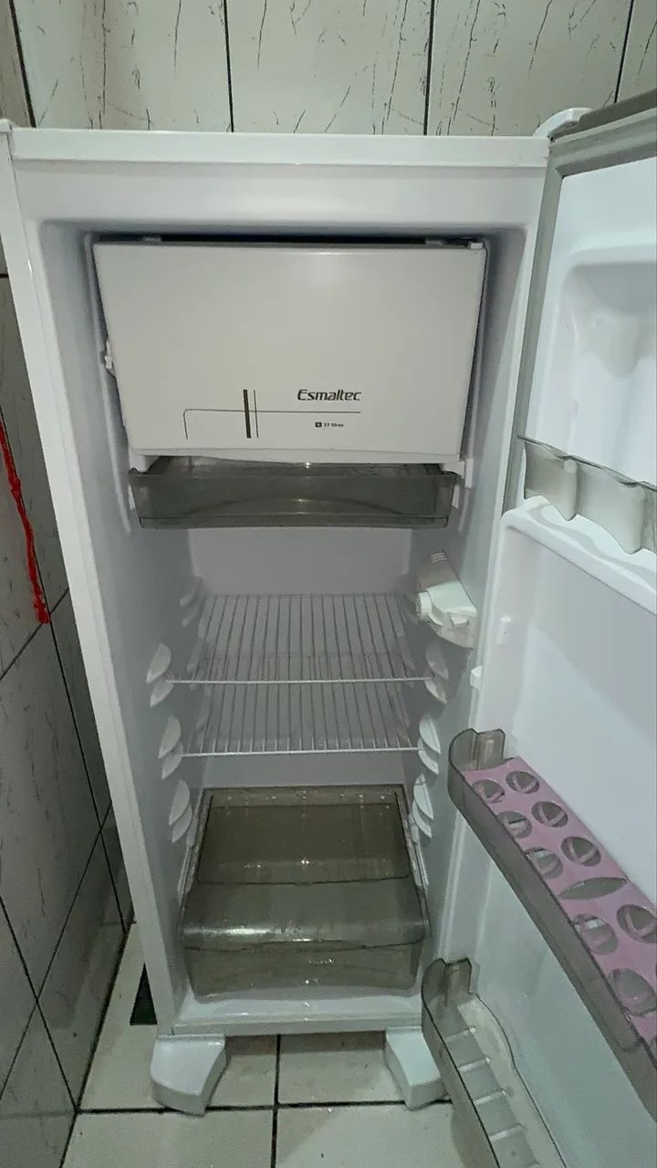 Geladeira semi nova
