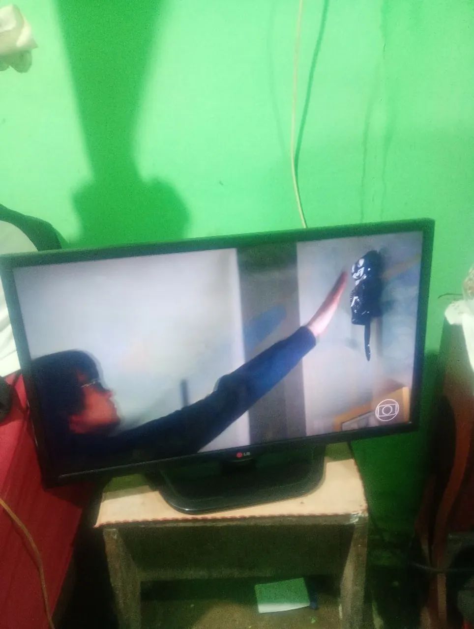 tv   32 polegadas funcionando perfeitamente sem controle ) não é smart 