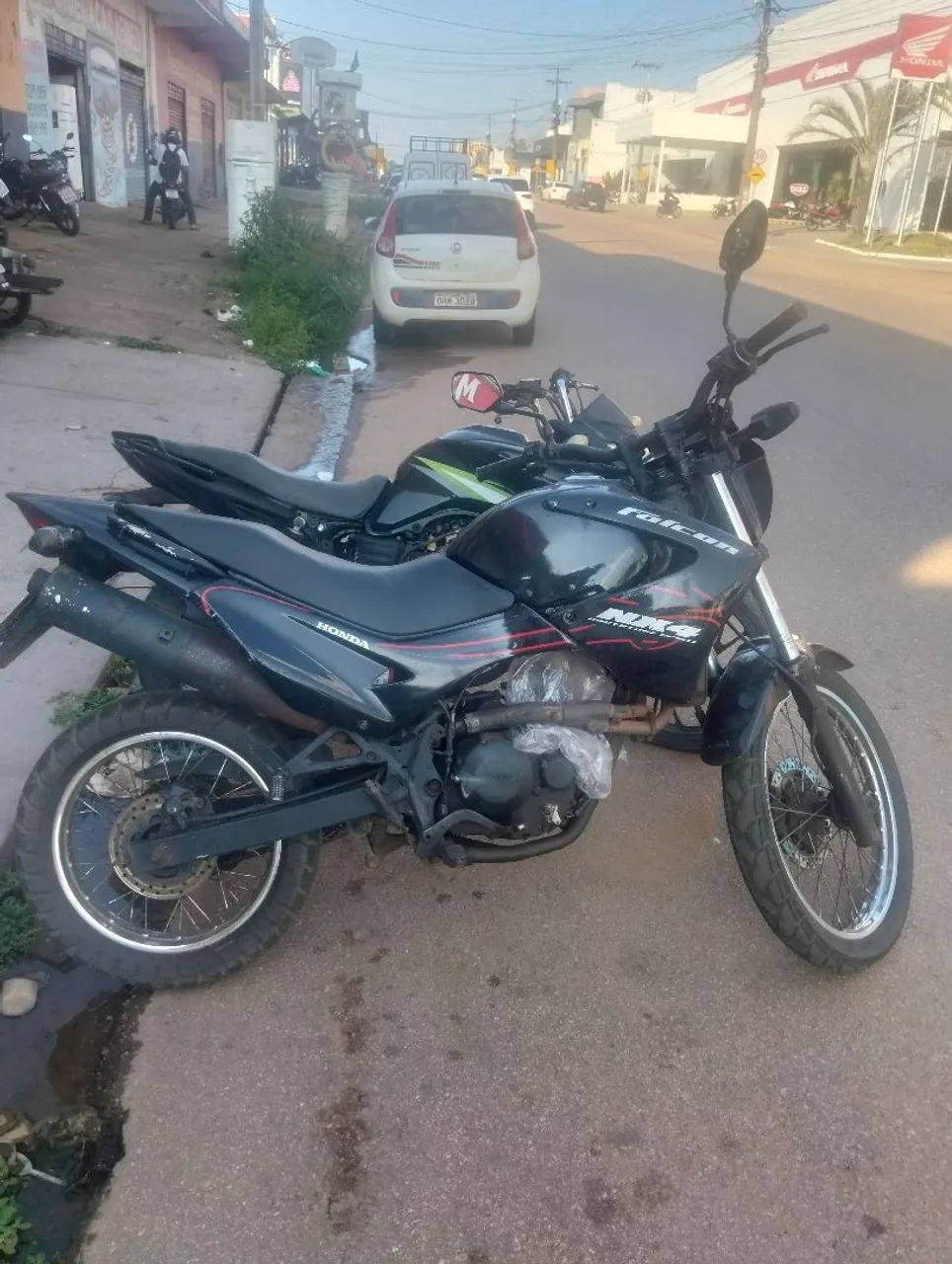 Falcon com motor batido  - Foto 5