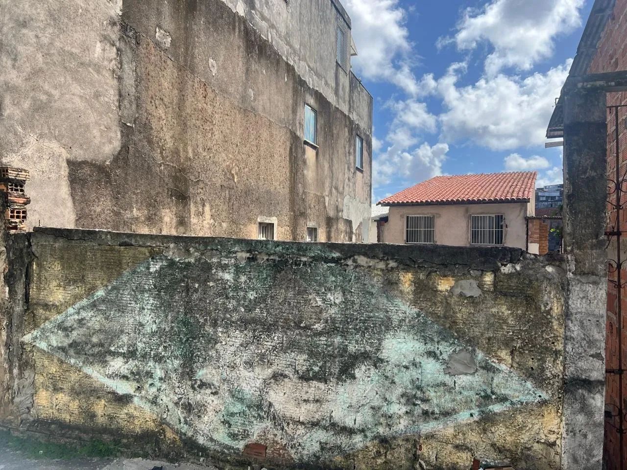 VENDE-SE CASA  - ACEITO PROPOSTAS 