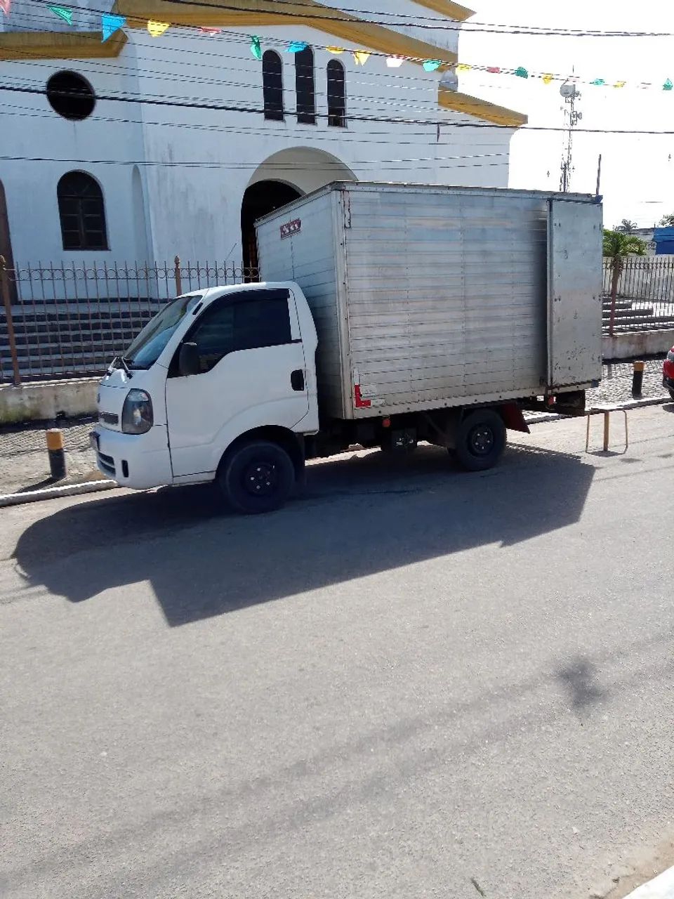 Caminhão baú 