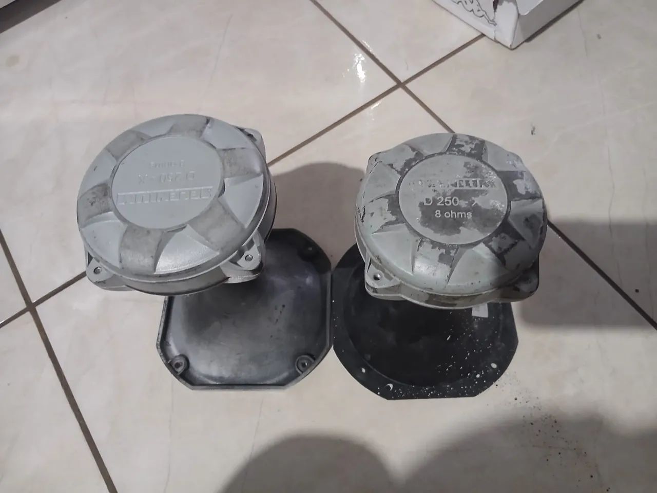 Corneta - JBL D250x + Cone prateado - 1 = 130,00 e 2 = 250,00 - Foto 2