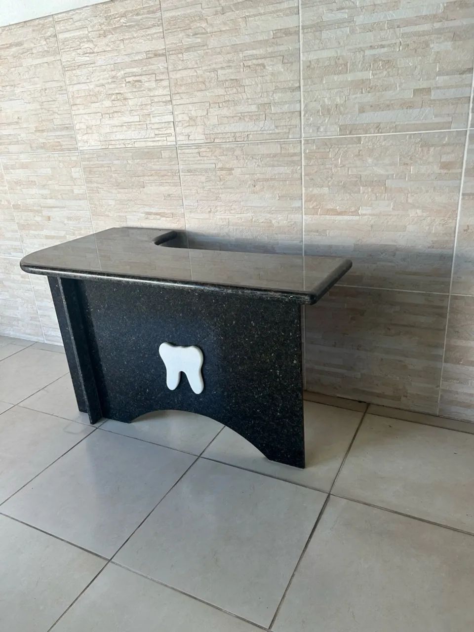 Mesa recepção em granito