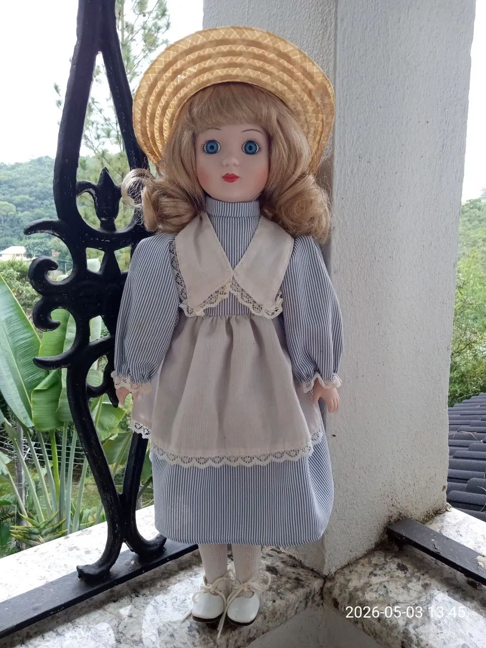 Boneca de porcelana alemã 