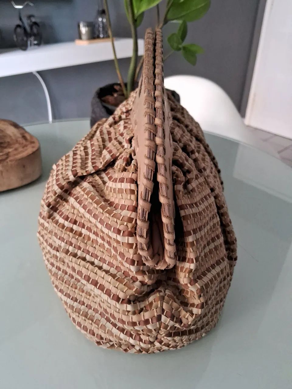 Bolsa de Mão Tran çada  - Foto 2