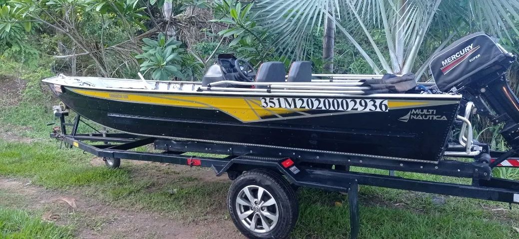 Barco comanche motor Mercury 15