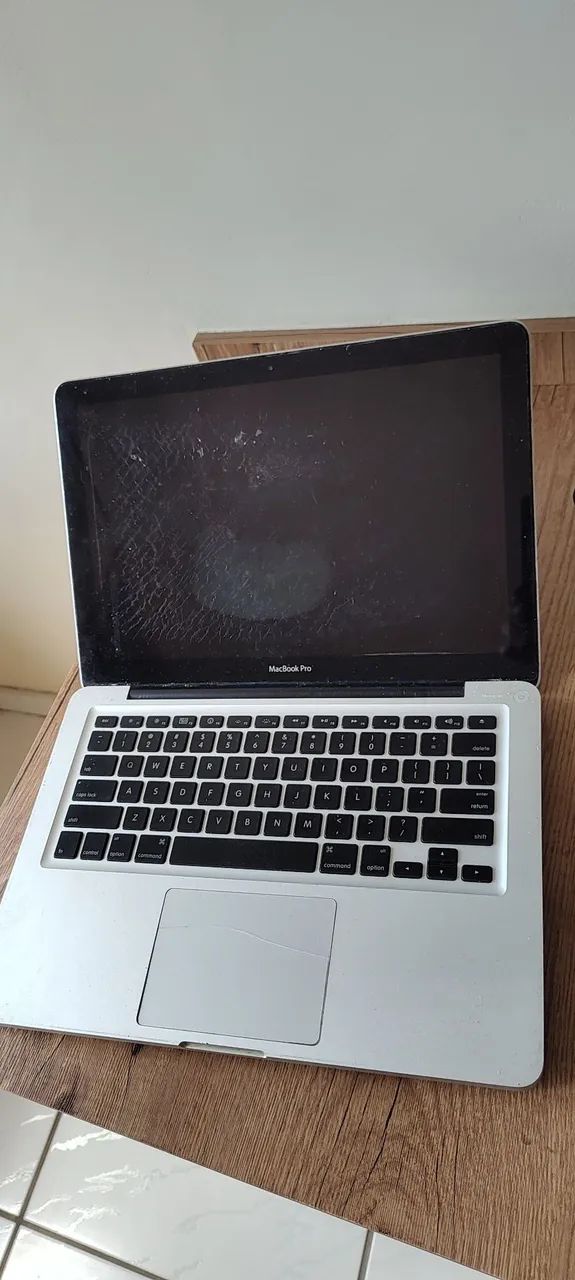 MacBook Pro Antigo para Retirada de Peças / Sucata - Foto 2