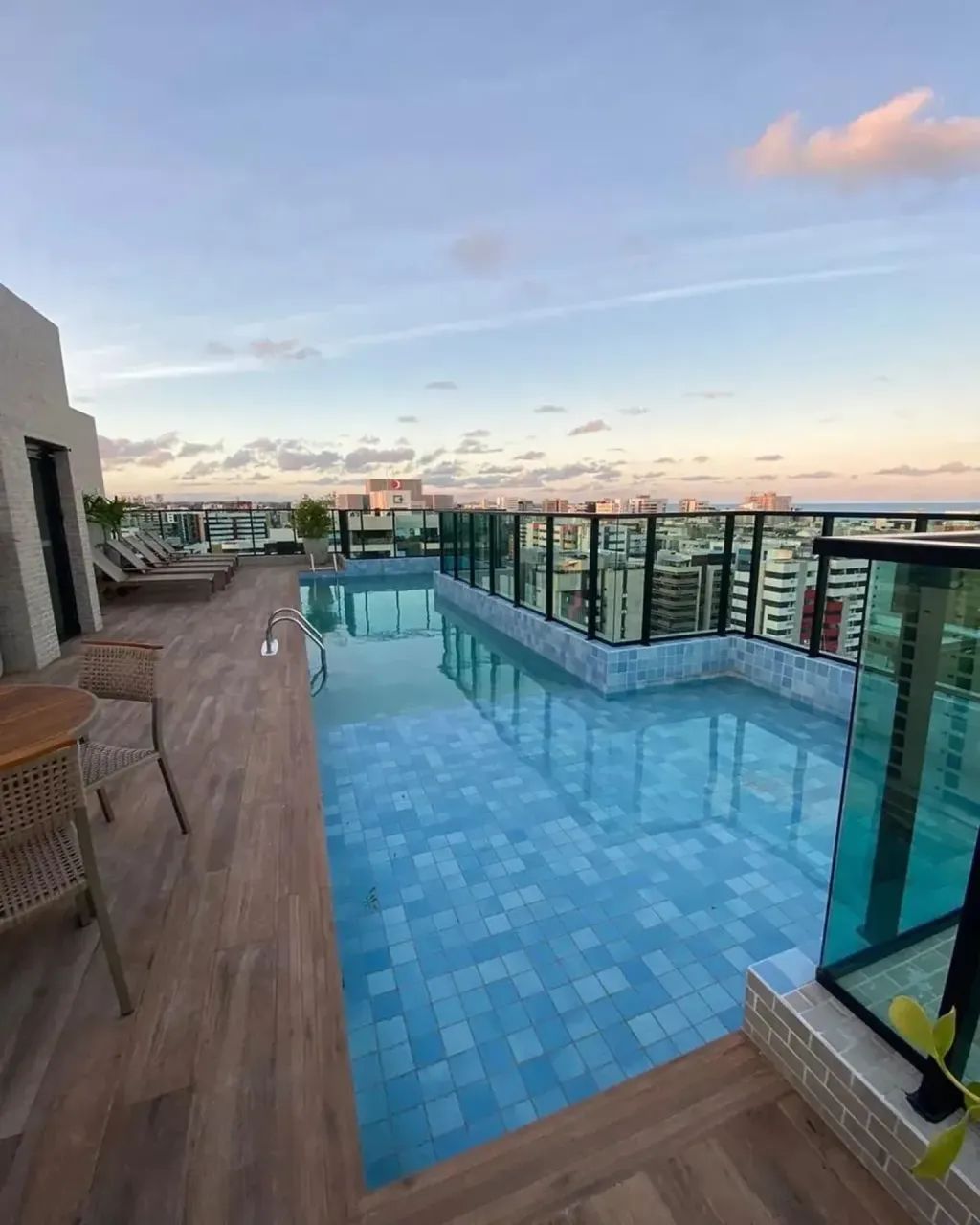 Alugo excelente apartamento quarto e sala com varanda no coração da Ponta Verde! - Foto 5