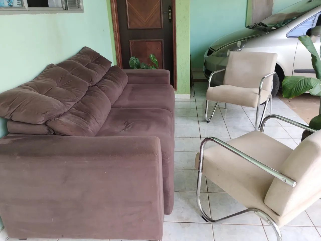 1 sofá retrátil / 2 poltronas / 1 mesinha de centro  - Foto 2