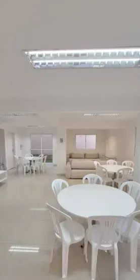 APARTAMENTO TERREO - 02 DORMITORIOS COM SACADA E GARAGEM COBERTA - Foto 2
