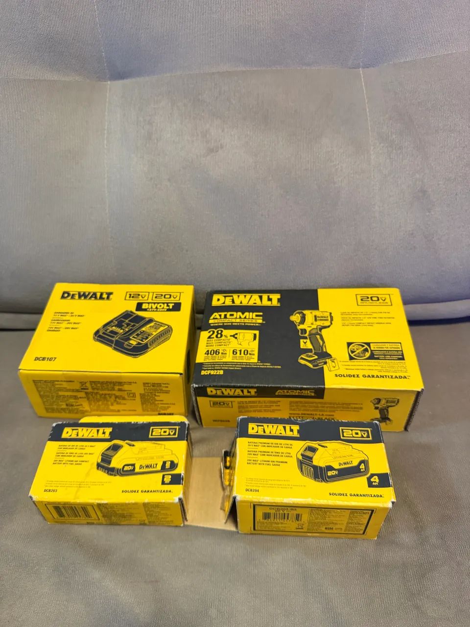 Kit Dewalt chave de impacto dcf922 - Foto 2