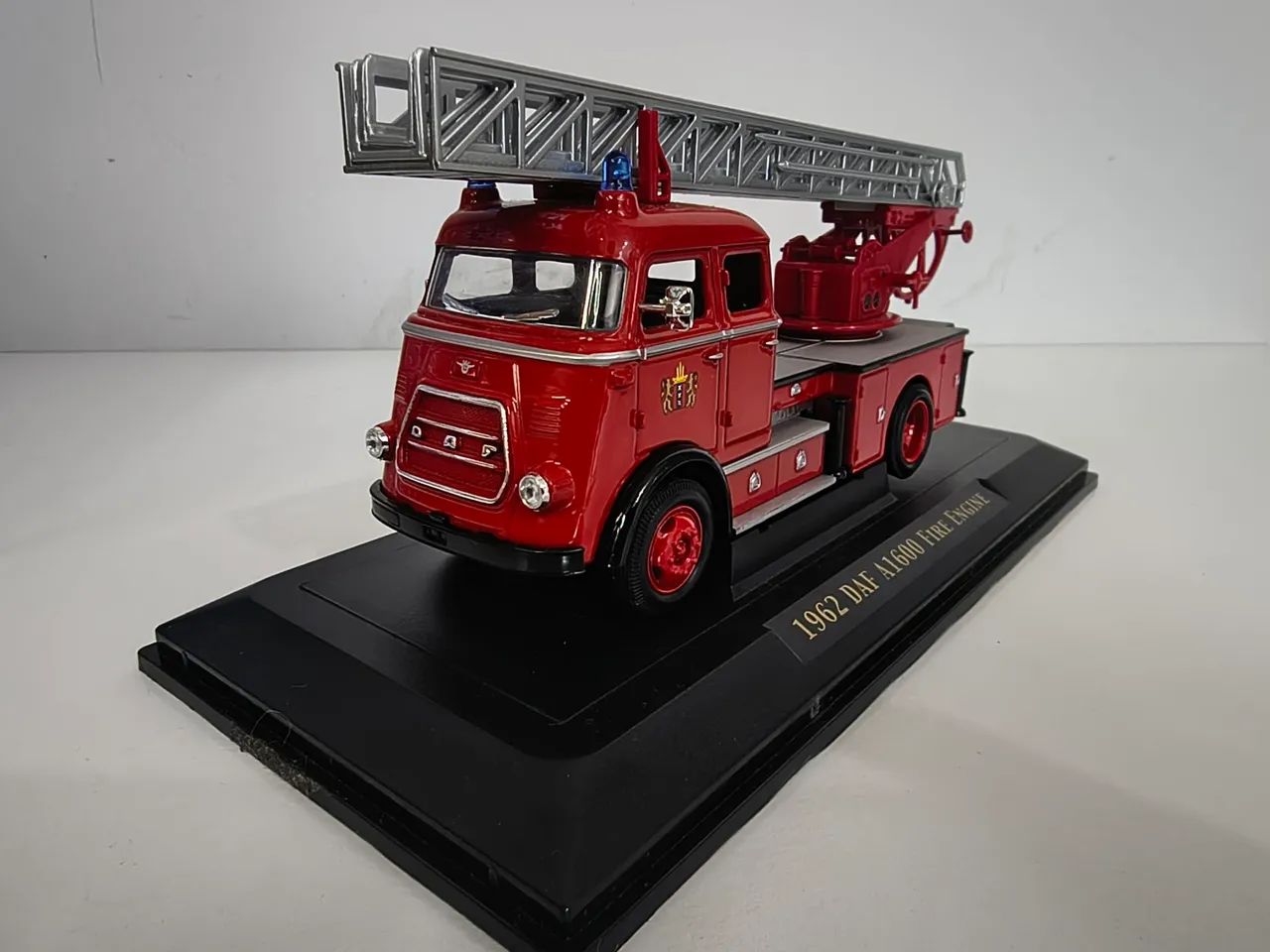 Miniatura Caminhão DAF Bombeiro A1600 - Foto 5