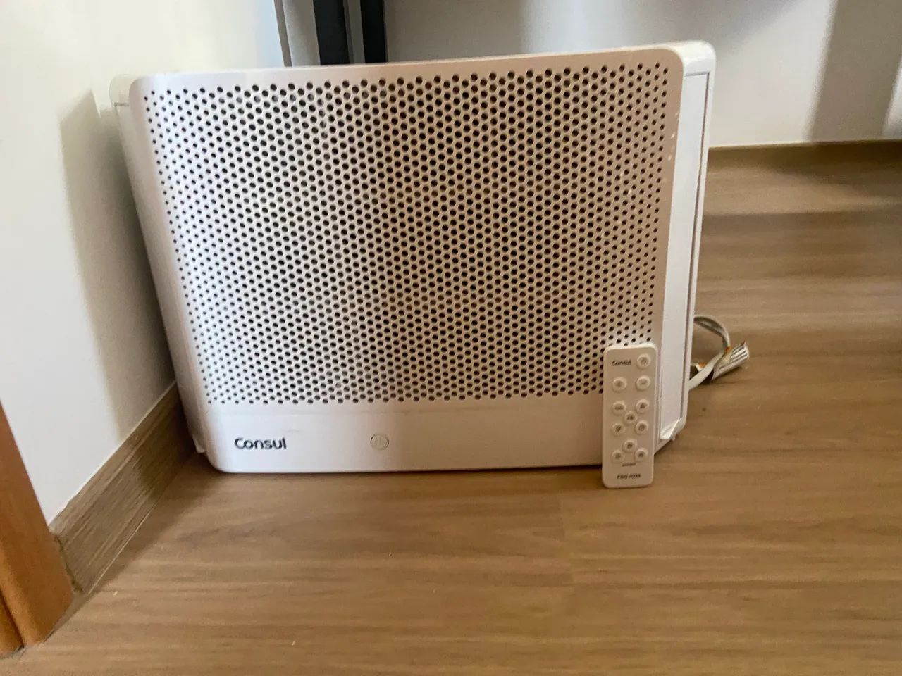 Ar Condicionado de janela cônsul acionameto com controle remoto - Foto 2