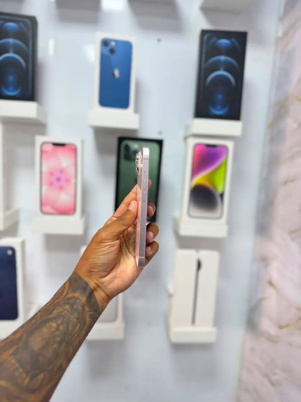 IPHONE 13 128GB<br>R$ 2.099<br>PROMOÇÃO - Foto 5