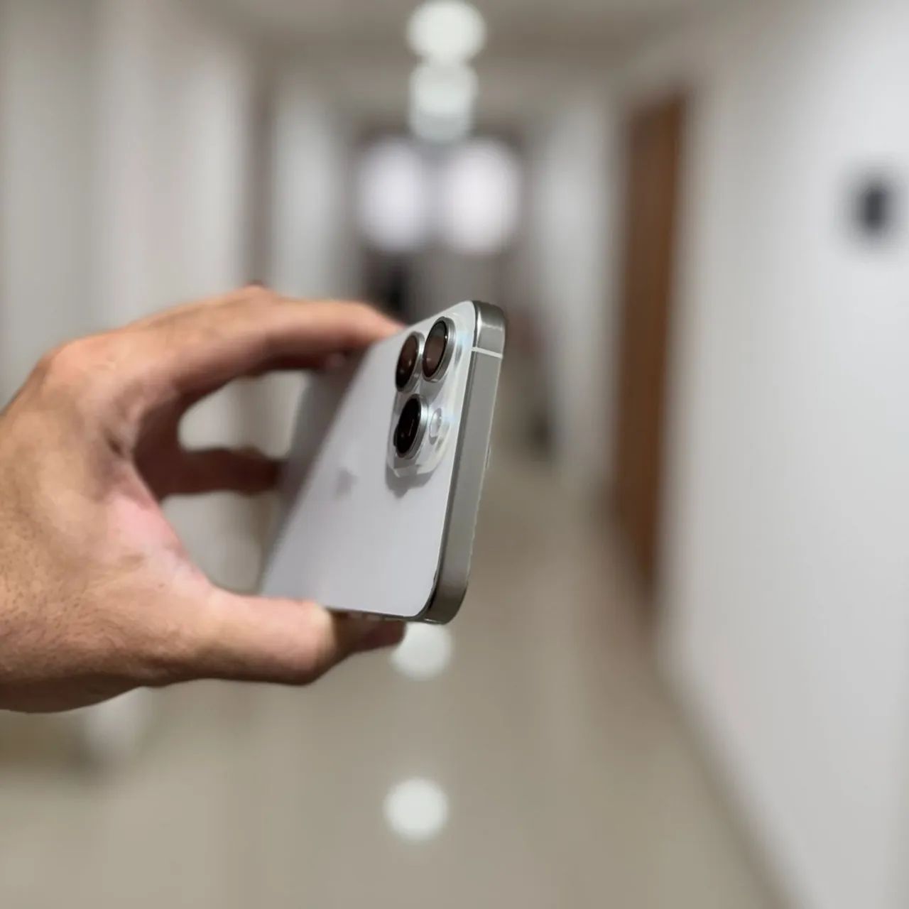 iPhone 15 Pro Max 256GB Branco Face ID Off - Foto 2