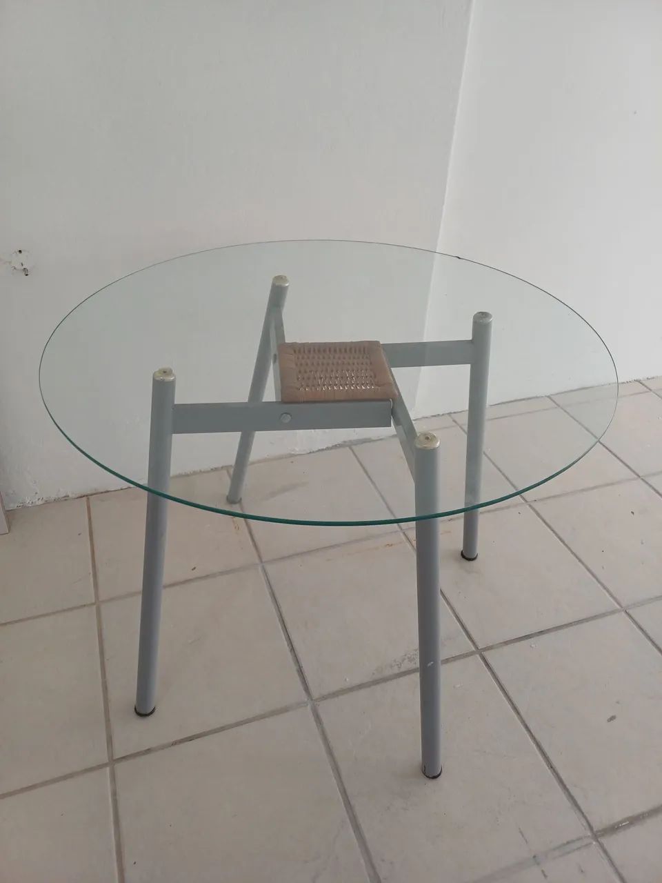 Mesa redonda de vidro, 4 lugares