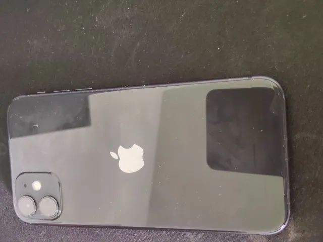 Iphone 11 (precisa Trocar a tela) + 3 capinhas e 4 peliculas - Foto 3