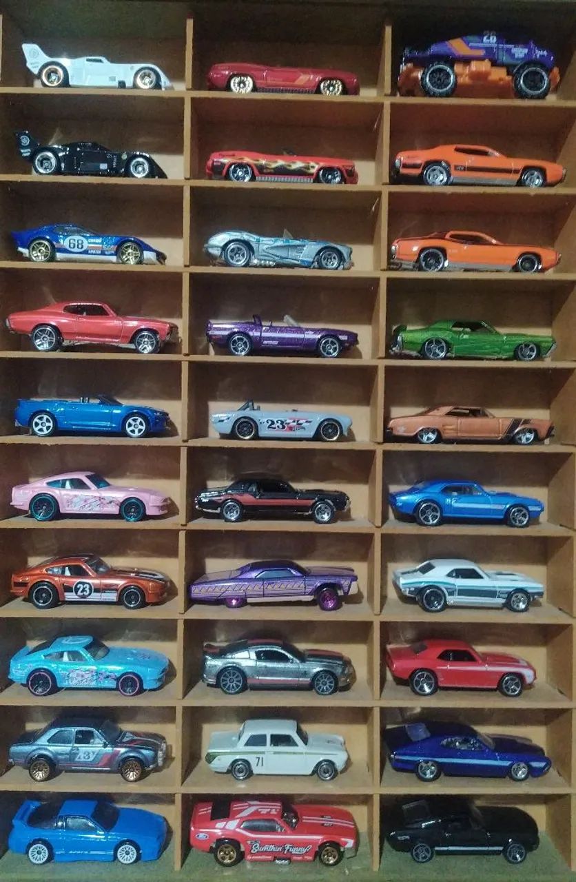 Carrinhos e miniaturas Hot Wheels R$25,00 cada  - Foto 3