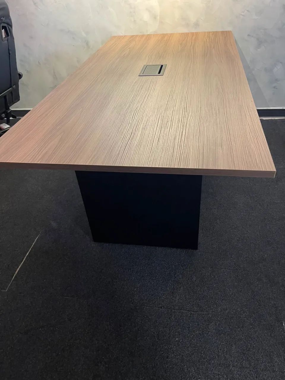 MESA PARA REUNIAO COM CAIXA PASSA FIO 2.00x1.00 LOJA IKONOFFICE  - Foto 2